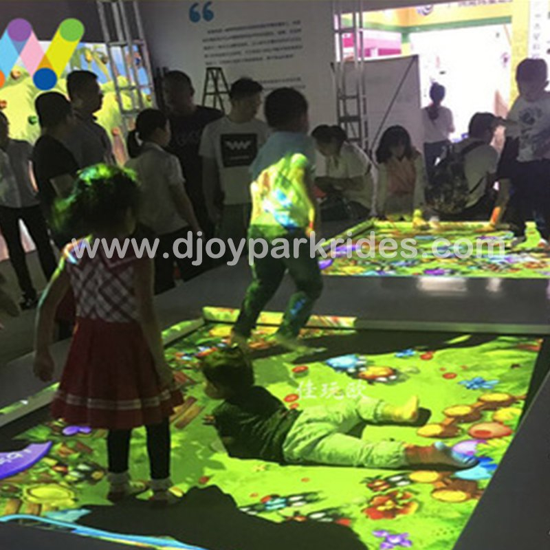 DJIP06 Amusement Park Interactive Trampoline Projection 