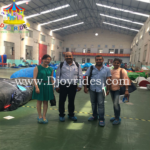 Welcome American Customers to visit our factory!
